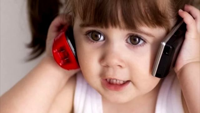 Девочка позвонила в полицию и сказала, что хочет кушать, но когда они прибыли то были ошарашены! смотреть онлайн