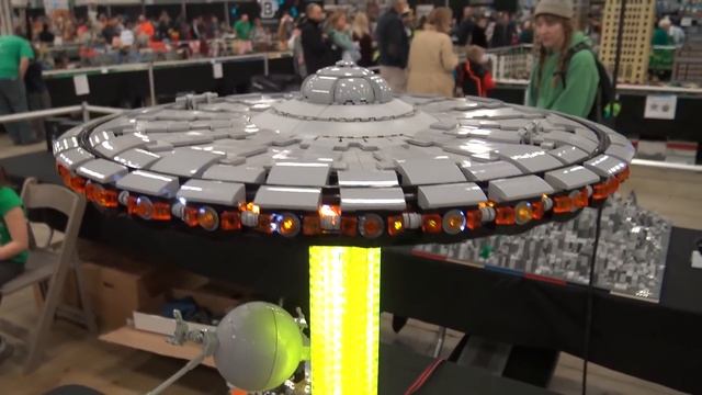 LEGO Steampunk Village Alien Invasion Battle | Brickworld Indy 2019 смотреть онлайн