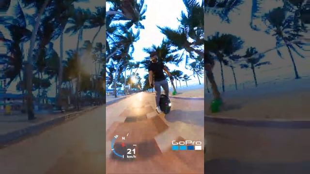 Fly on the wheel at Bangsaen beach #Electric unicycle Kingsong18L смотреть онлайн