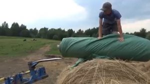 Укрываем сено на зиму. Какой укрывной выбрать,флис,тарпаулин или силосную пленку?
