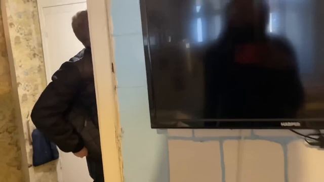 ВЛОГ Дыра в стене / Замена стояка / Разгромили полквартиры 25-29.10.22 смотреть онлайн