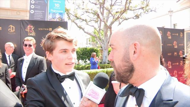 William Lipton смотреть онлайн