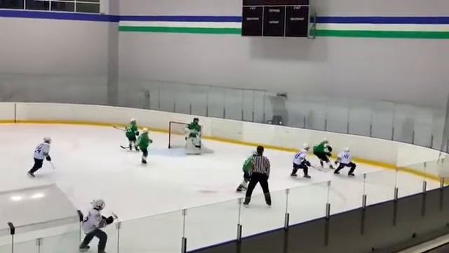 Игра СЮ-10 против СЮ-09 (1 период) смотреть онлайн