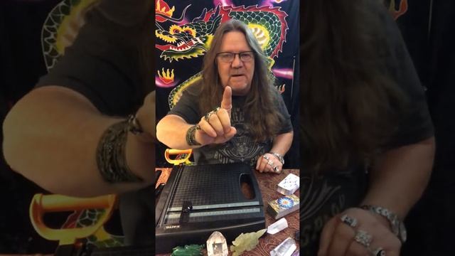 “How to Trim a Tarot Deck" смотреть онлайн