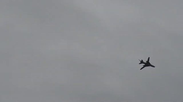 Airpower19 II Suchoi Su-22 FITTER Display *Flares - Defence!!!* смотреть онлайн