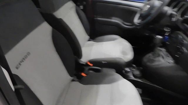 LENZI RAOUL SPA FIAT PANDA CROSS 0.9 TWIN AIR TURBO S&S 4X4 смотреть онлайн