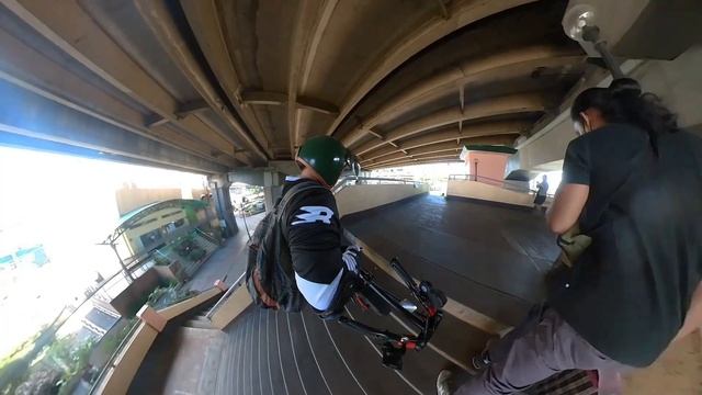 Raze Valkyrie Electric Scooter First Look + Range Test! смотреть онлайн