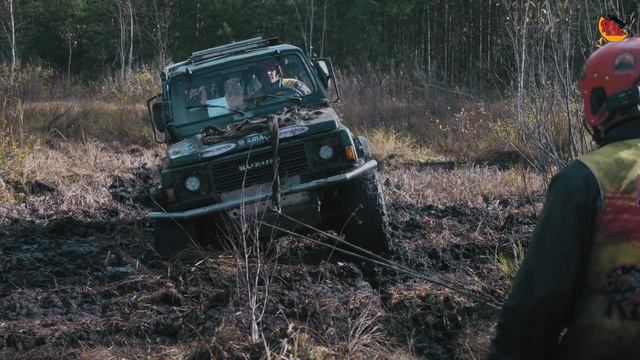 Маленький, но гордый suzuki samurai против Рязанский болот смотреть онлайн