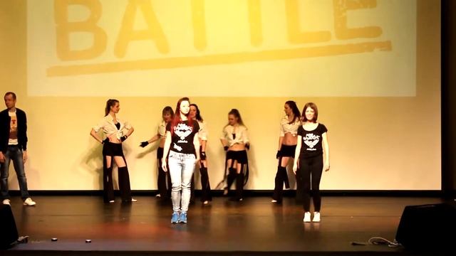 DANCE BATTLE With The SHUFFLE