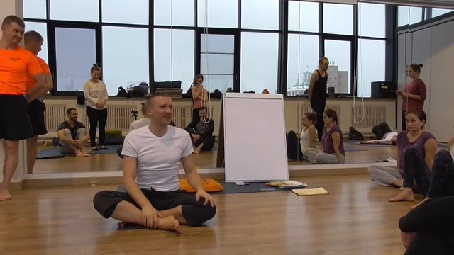Внимание в поясницу и движения ребёнка смотреть онлайн