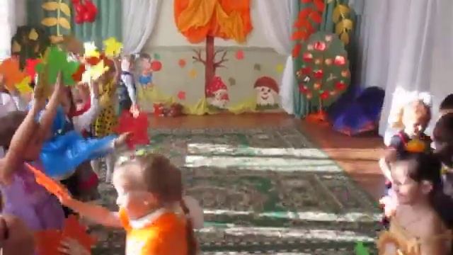 танец с осенними листочками средняя группа смотреть онлайн