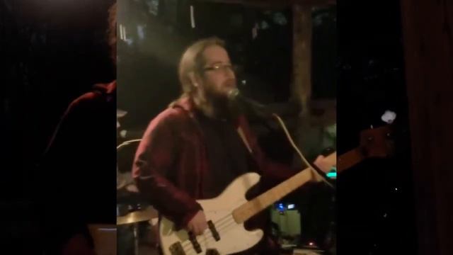 "Je Ne Sais Quoa" Live at Bennie J's BBQ смотреть онлайн