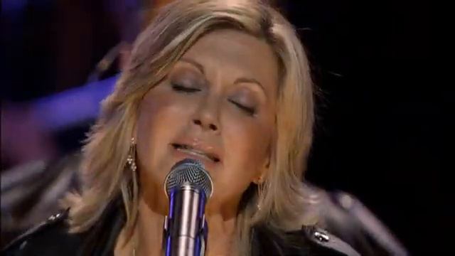 Olivia Newton John - Hopelessly Devoted To You смотреть онлайн