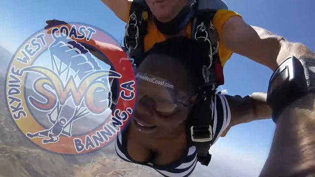 Qiana Edwards'sTandem Skydive At Skydive West Coast смотреть онлайн