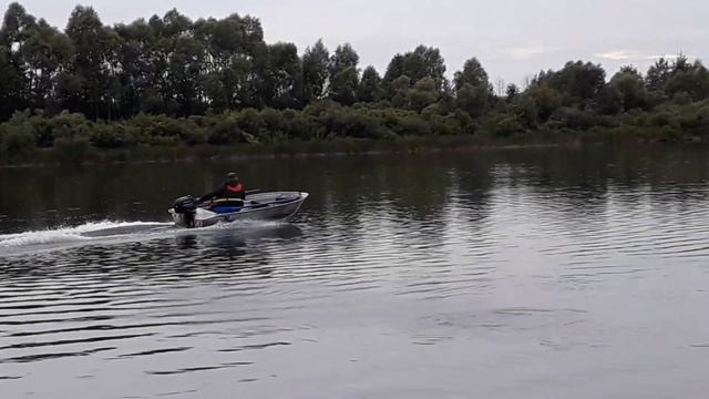 Меркурий 4 т. 6 л.с. на алюминиевой лодке 1 чел выводит на глиссер. Видео от 1 сентября 2019 г. смотреть онлайн