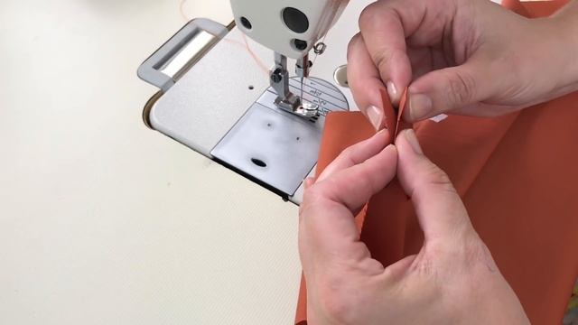 Как выполнить фигурный шов на кокетке, рельефе, подрезе. Показываю подробно каждый этап. смотреть онлайн