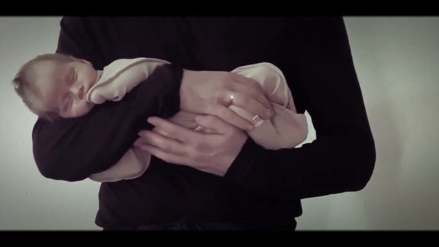 папа укачивает ребенка #папа #ребенок #колыбельная #отцовство