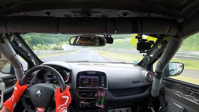 Clio 4 RS Trophy Sonic vs. 4 x Porsche :-) - Nordschleife 02.06.2022 смотреть онлайн