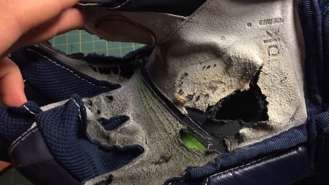 Латка хоккейной краги. Ремонт, восстановление, замена ладони перчатки. Twelve to eleven смотреть онлайн