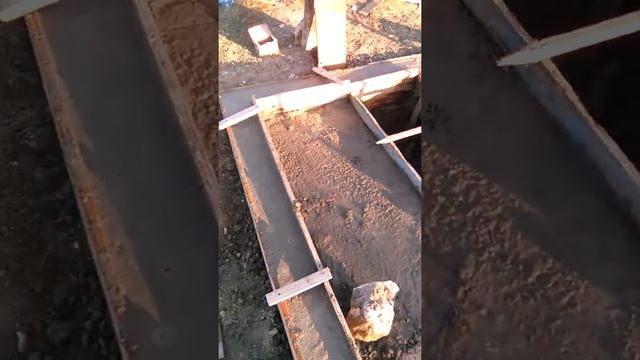 Заливка фундамента туалета и....дома))) смотреть онлайн