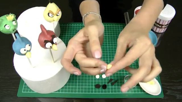 ANGRY BIRDS Cake Pops! Make Angry Birds Cake Pops -- A Cupcake Addiction Tutorial смотреть онлайн