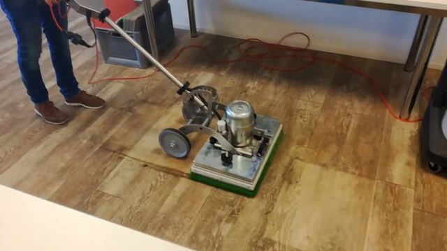 Deep Cleaning On PVC Wood Look - Excentr 55-35 | Excentr B.V.