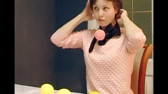 Девочка с персиками (Мария Чебан) смотреть онлайн