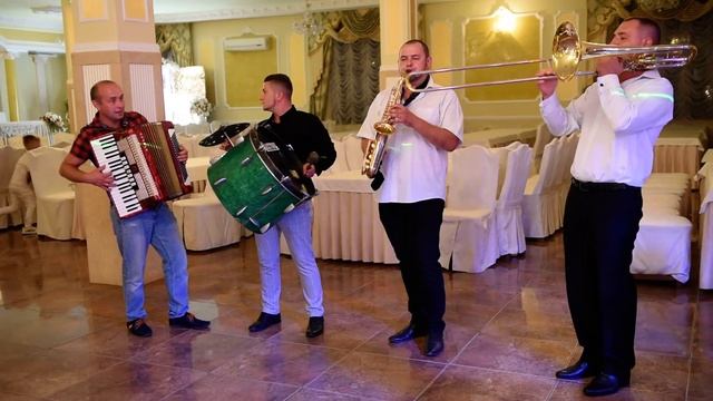 кавалок р.Партизан танці гостей смотреть онлайн
