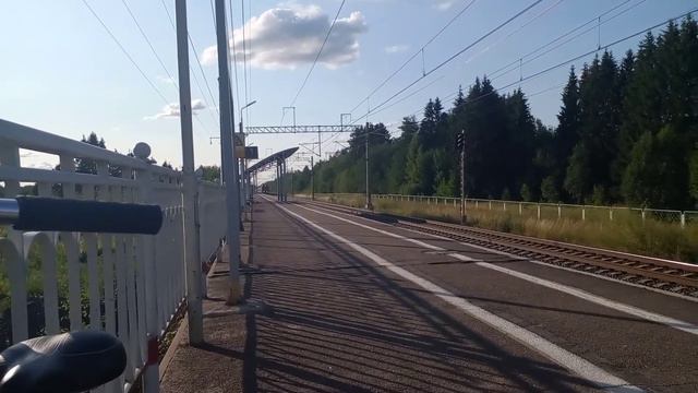 Электропоезд "сапсан" ЭВС1-09 и электровоз ЭП2К-155 с пассажирским поездом проследовали Трубниково смотреть онлайн