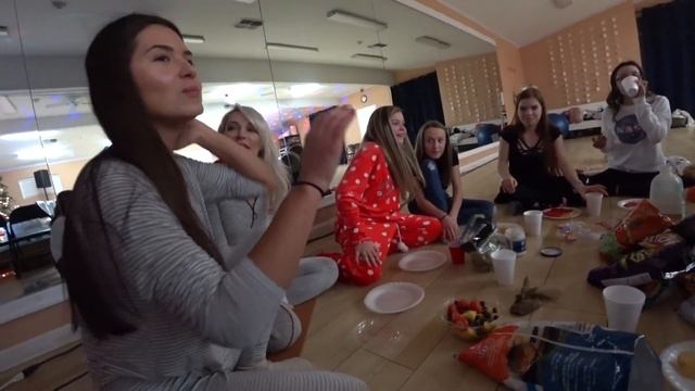 VLOG: Hочевка на танцах , за нами приехали копы........ смотреть онлайн