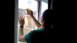 Как наклеить солнцезащитную пленку на окно