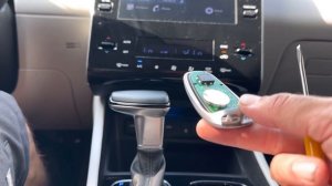 2021 - 2023 Hyundai Tucson How to Change remote battery / key fob battery replacement