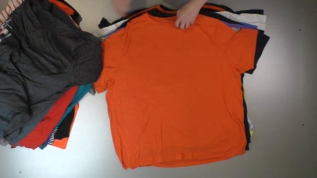 лот 2593 Футболки XXL крем (8 кг, 41 шт, 10400 руб, 253 руб/шт) смотреть онлайн