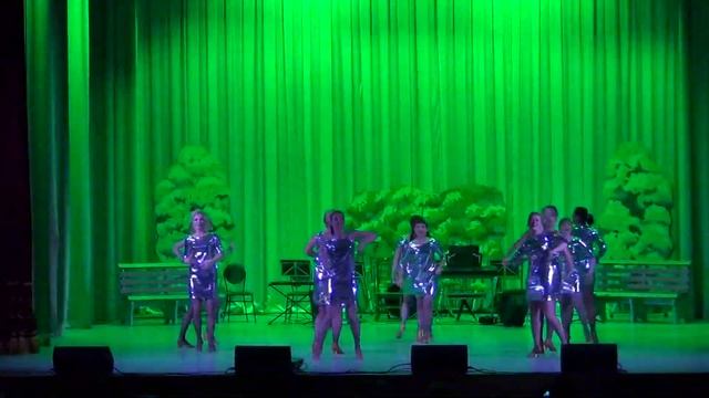 "Синий иней" Исполняет хореографический коллектив "Буги-вуги" смотреть онлайн