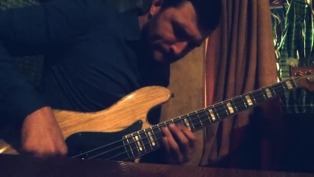 Fender Jazz Bass '70s USA - improvisation ;) смотреть онлайн