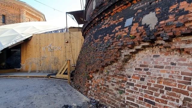 Газгольдеры или башни Питерского кремля?