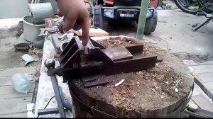 как просверлить отверстие под 90 градусов