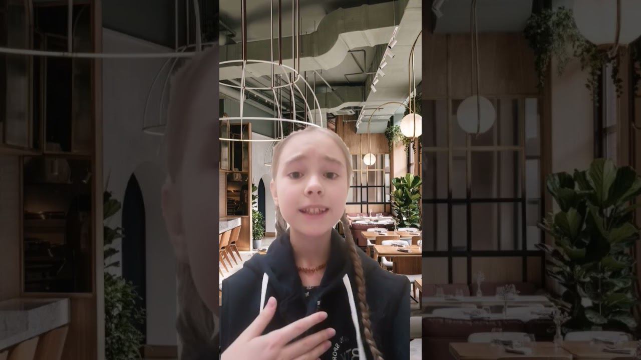 официанта выбесила недовольная посетитильница😂😔🤣 смотреть онлайн