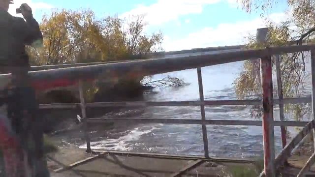 Насосная станция на пруду-охладителе ЧАЭС. смотреть онлайн