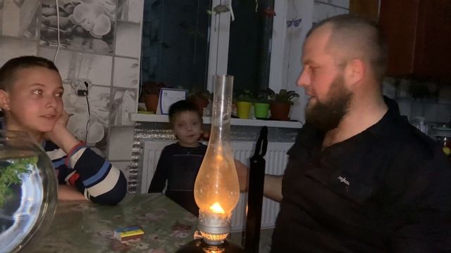 Керосиновая лампа ? Актуально в наше время ?? смотреть онлайн