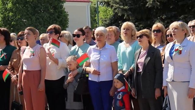 В Свислочи отметили День Государственного герба, Государственного флага и Государственного гимна смотреть онлайн