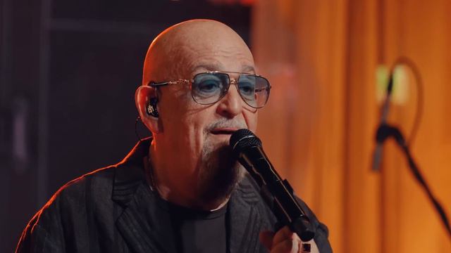 М. Шуфутинский & Я. Сумишевский - ЛЕВЫЙ БЕРЕГ ДОНА смотреть онлайн