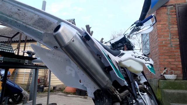 Обслуживание мотоцикла Rockot R5 Cyclone смотреть онлайн