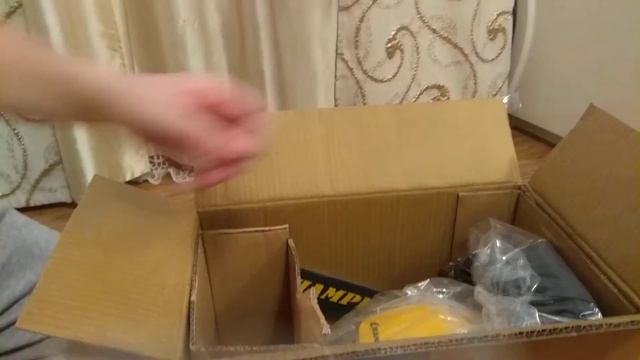 Распаковка - Бензопила цепная Champion 241-16 смотреть онлайн