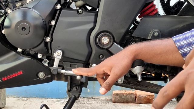 How to gearshift in a bike for new rider | Why neutral is between 1st and 2nd gear ? смотреть онлайн