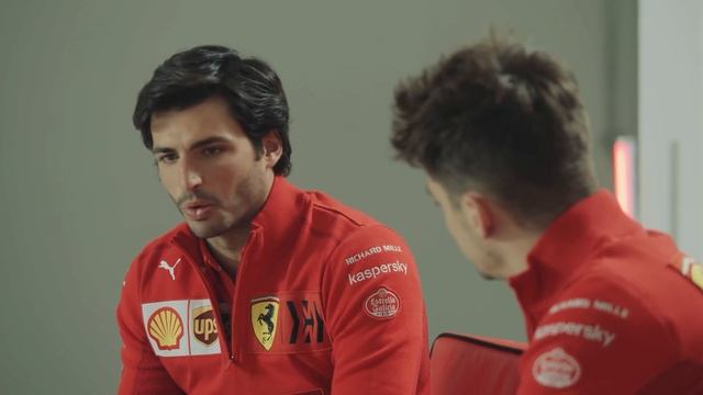 Fan Questions with Carlos Sainz and Charles Leclerc. смотреть онлайн