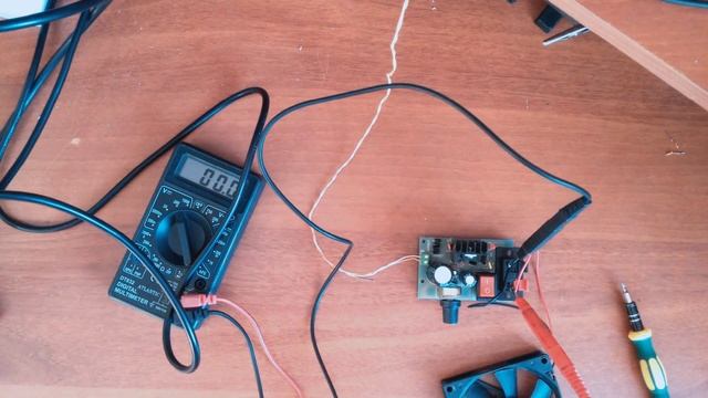 Выпуск №3. Регулятор напряжения на LM317 смотреть онлайн