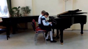 В. Птушкин " Увертюра " из сюиты "Гулливер".   Пенькова Алиса, Корнеев Мартин, общее фортепиано.