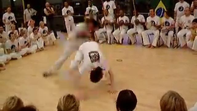 Jas getting his yellow cord смотреть онлайн
