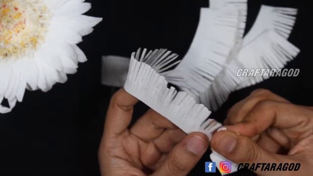 How To Make Real Looking Gerbera Daisy Flower From Crepe Paper//Paper Craft Idea. смотреть онлайн